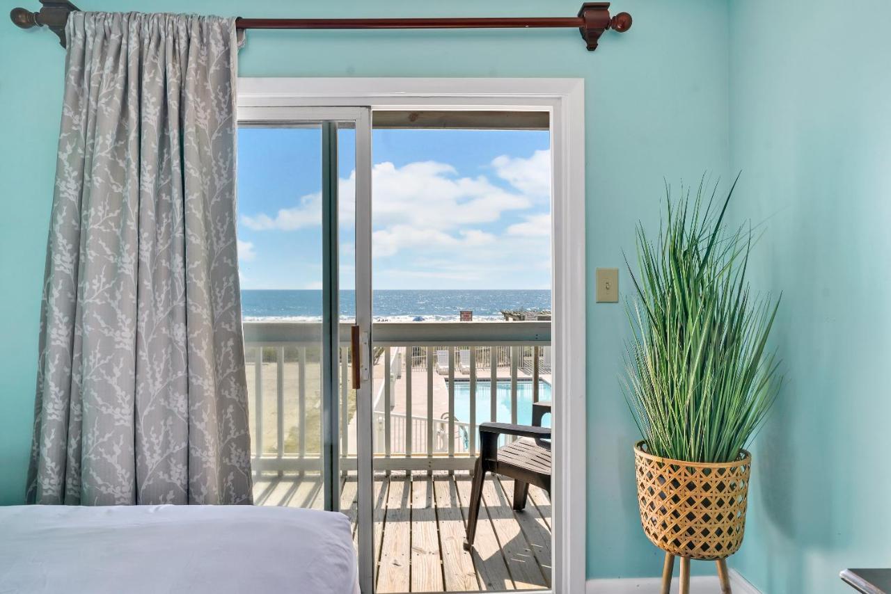 Admiral'S Quarters Motel Kure Beach Eksteriør billede