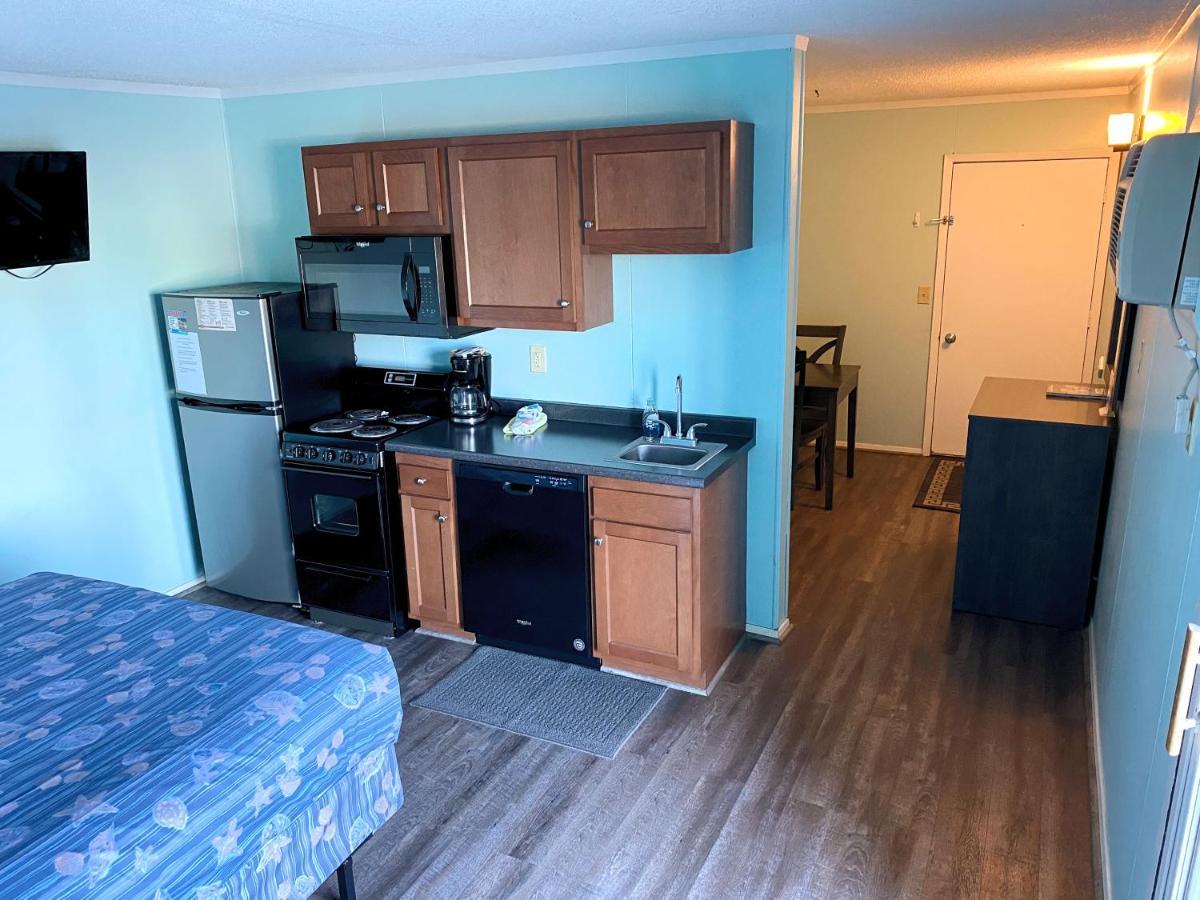 Admiral'S Quarters Motel Kure Beach Eksteriør billede