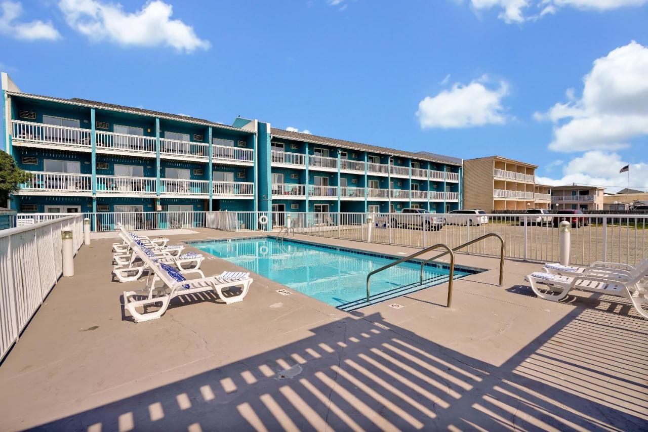 Admiral'S Quarters Motel Kure Beach Eksteriør billede
